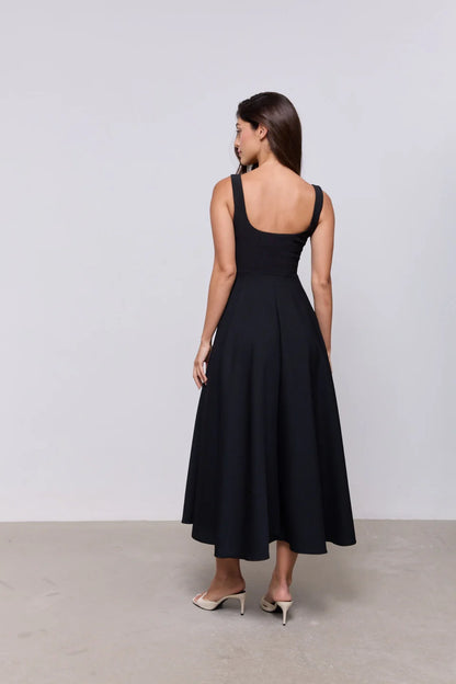 Elena — Vestido Midi Cuello Cuadrado
