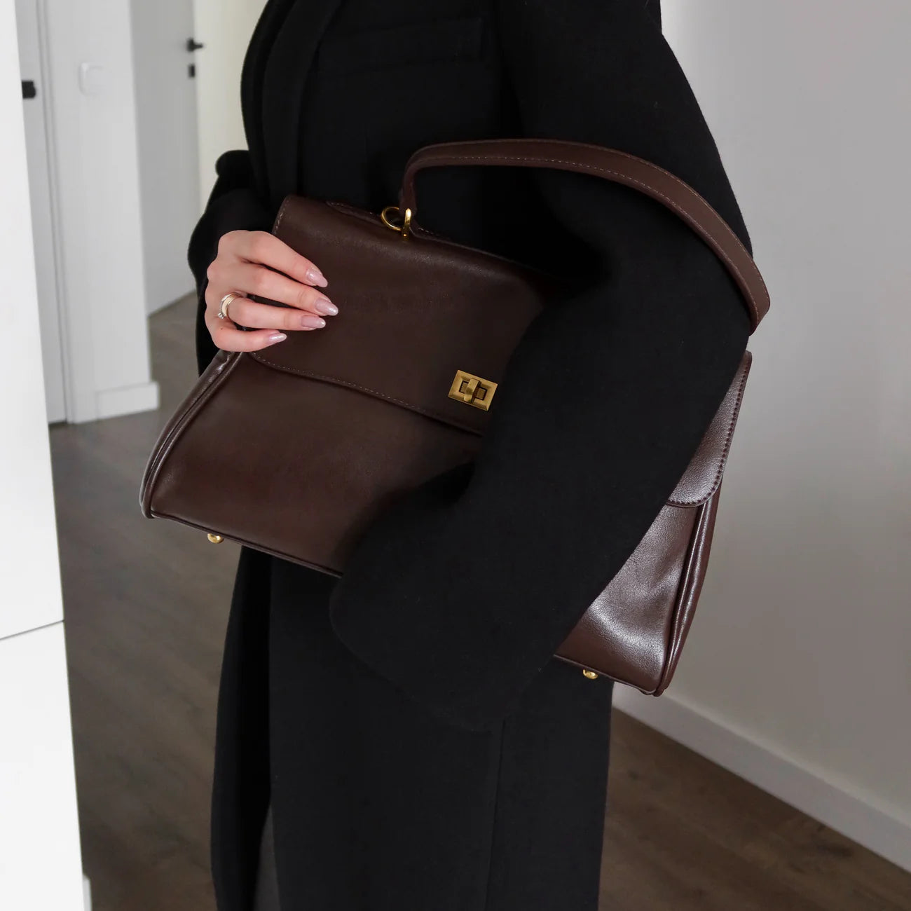 Isabel Essential